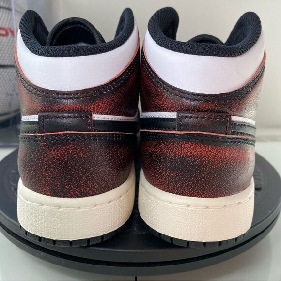 🆕 Air Jordan 1 Mid SE GS 'Wear-Away' - Womens 6 - Picture 7 of 11